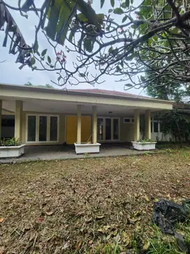 Dijual cepat rumah megah luas tanah 1400m2 di Kawasan Elite Kemang