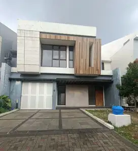 Rumah siap huni cantik hadap Utara di cluster eminent bsd