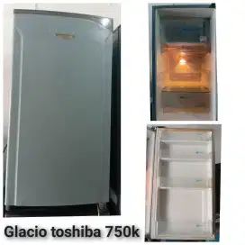 Kulkas GLACIO TOSHIBA bekas bergaransi