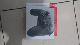 Second Like New Nintendo Switch Pro Controller Black