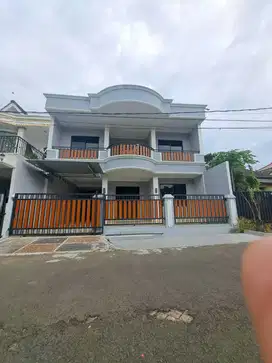Rumah 2 lantai siap huni lokasi super strategis Griyaloka BSD