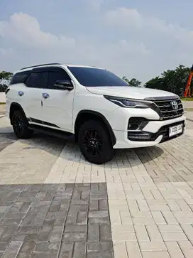 Toyota fortuner GR Sport 2.8 2022 KM Low