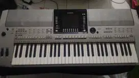 Yamaha PSR S910