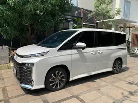 Toyota Voxy 2022 Bensin