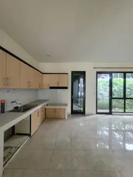 Rumah 2lantai di Greencove lingkungan asri nyaman dan tenang
