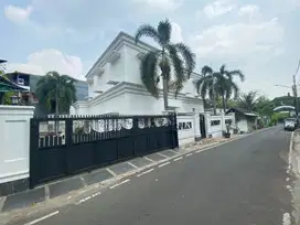 Dijual Rumah Mewah BU di Jakarta Pusat