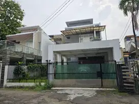 Rumah Bintaro lokasi strategis dekat pintu TOL