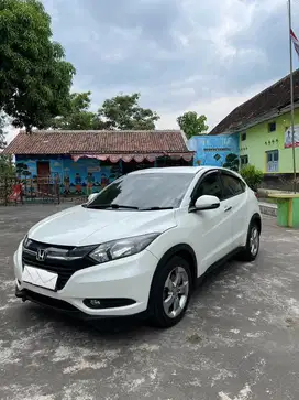 HR-V Putih (2015) Matic