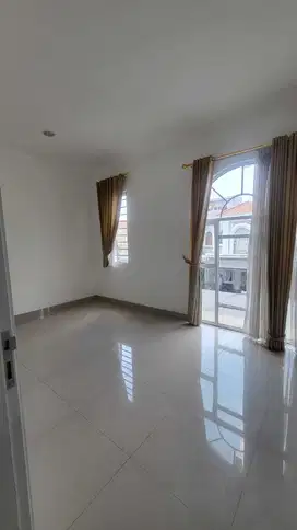 Dijual Rumah Cantik Semi Furnished di Cluster Lasaine JGC Cakung