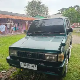 Mobil Kijang Super KF 40