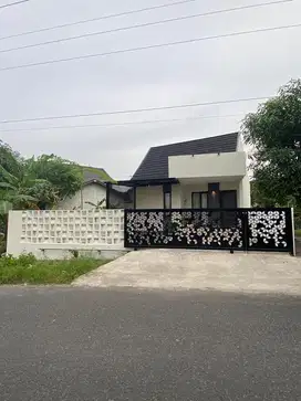 Rumah Baru dan Strategis di pinggir jln Karangjati Bangunjiwo Kasihan