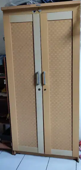 Lemari Baju 2 Pintu