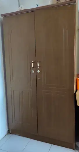 Lemari Baju 2 pintu ukuran besar