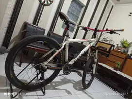 Sepeda MTB GIANT Emboss XTC ORI