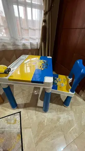 BARU- 1 Set Meja dan kursi anak