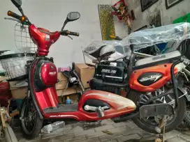 Sepeda listrik merk selis second