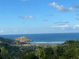 Tanah murah dekat pantai areguling Kuta Mandalika Lombok. Full view.