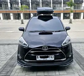 Toyota Sienta Q 2017