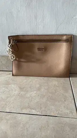 Cluch ( tas tangan ) merek guess origin