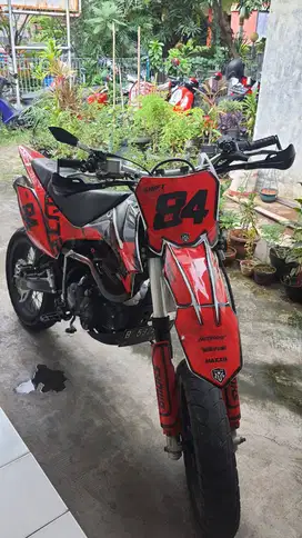 MOTOR CROSS X 200 GT RED CUSTOM