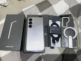 Dijual samsung S25 12/512GB Mulus