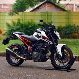 KTM DUKE 250 ABS PUTIH 2019 KM 8K NO MINUS