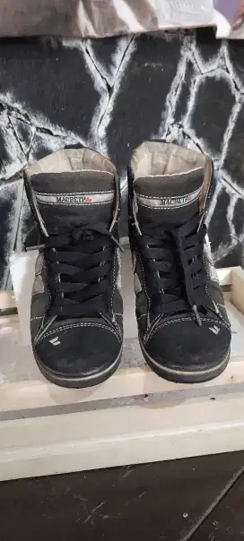 Sepatu MACBETH original