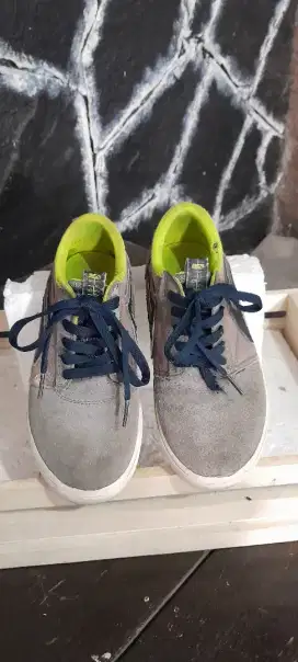 Sepatu LAKAI skateboard