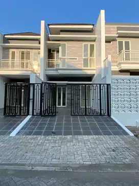 1M an saja, Rumah di Kompleks Perumahan Jemursari Selatan, Baru Gress