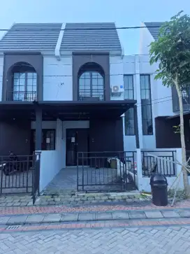 Disewakan Rumah Denaila Park