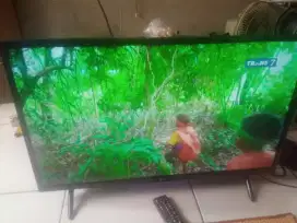 Tv led 32 inch LG digital normal siap tonton nego tipis