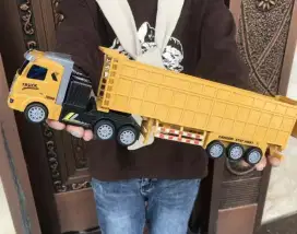 RC TRUCK TRAILER 12 RODA KARET ADA LAMPU BARU DAN BERGARANSI