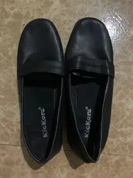Sepatu pantopel wanita