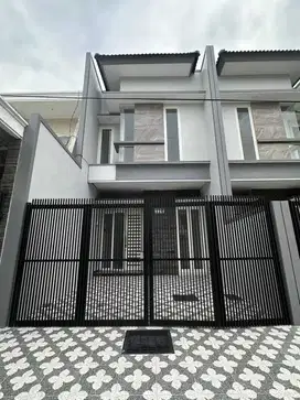 Rumah 2 Lantai Baru SHM di Sutorejo Utara Minimalis Siap Huni