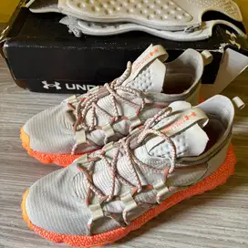 sepatu under armour hovr summit fat tire runing trail run