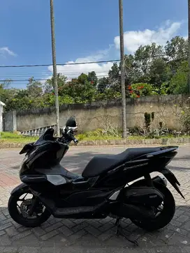 HONDA PCX 160 THN 2023 HITAM (SUPER MULUS FULL ORI)