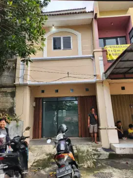 Disewakan Ruko 3 lantai di Puri Pamulangl