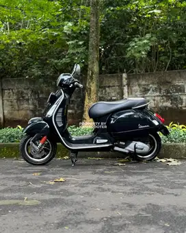 JUAL MURAH VESPA GTS 150 iGET ABS 4V 2018 MULUS