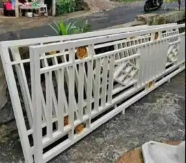 Tralis balkon pagar
