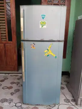 Kulkas Sharp 2 pintu original