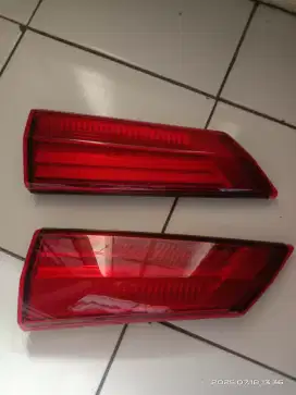 Lampu reflekor belakang sigra type R orsinil