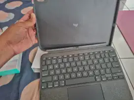 Keyboard logitech ipad gen 10