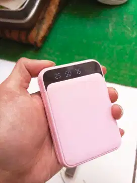 powerbank + flasdist 8gb + tongsis