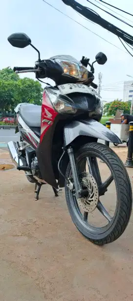 Supra helm in mulus