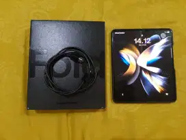 Samsung Z fold 4 
Ram 12 / 256 gb