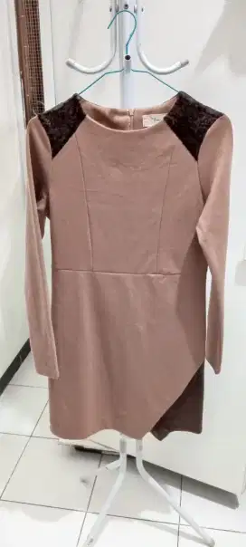 Dress detail payet bahu
