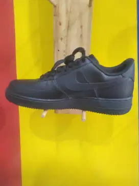 NIKE AIR FORCE 1 LOW '07 BLACK