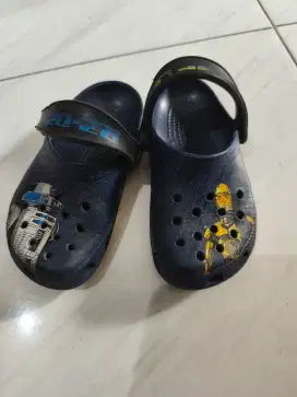 Sandal crocs  No 10-11    panjang kaki 19cm  warna biru donker,