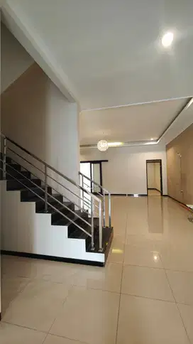 Mekar wangi Disewa Rumah 2 Lantai Lingkungan Nyaman Siap Huni