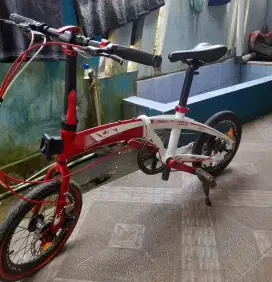 Sepeda pacific noris republik indonesia warna merah putih